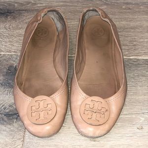 Tory Burch Minnie Travel Flats in Natural